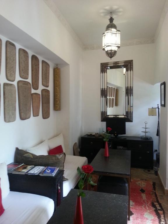 Azza Riad 4*