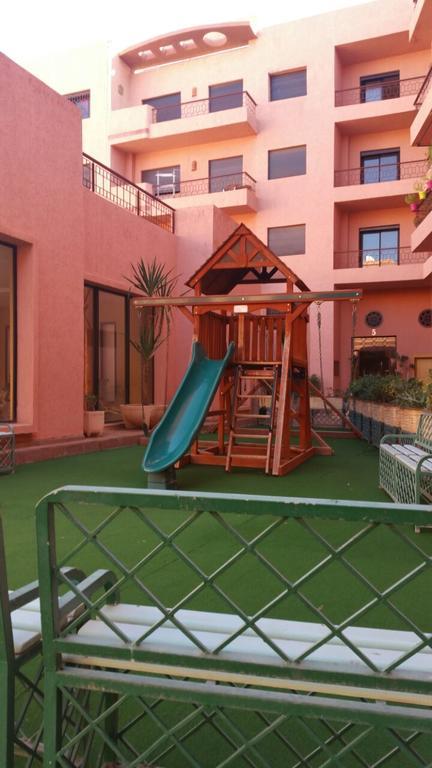 Mouzdalifa In Center Apartment
