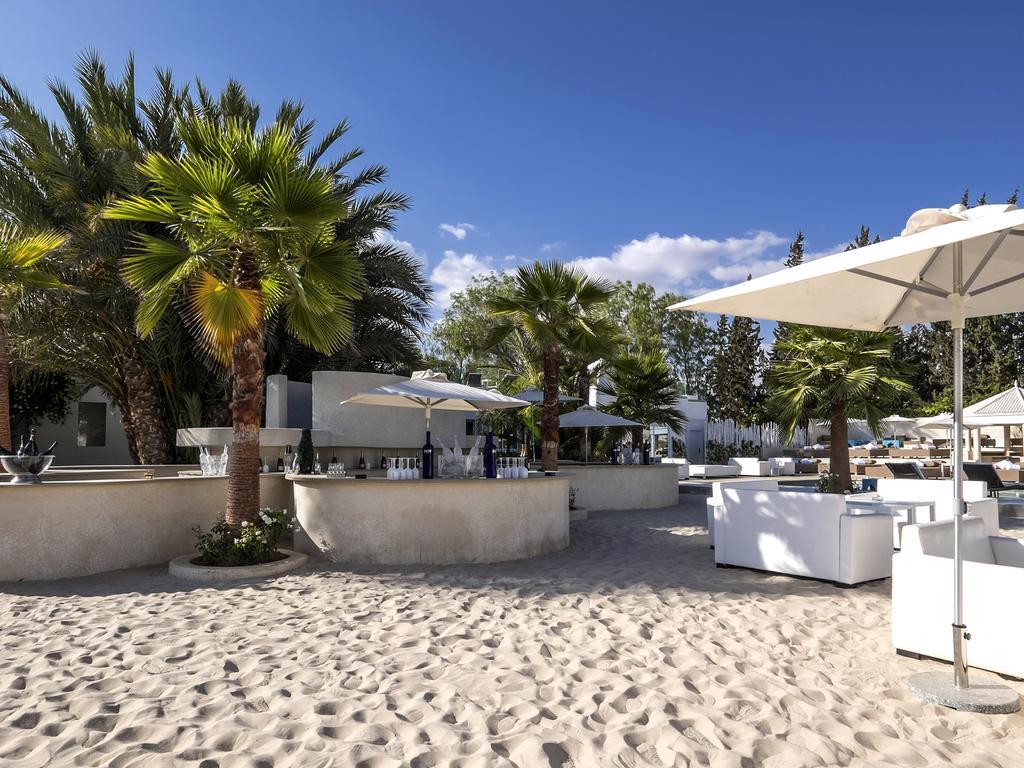 La Maison Blanche Bed & Breakfast 4*
