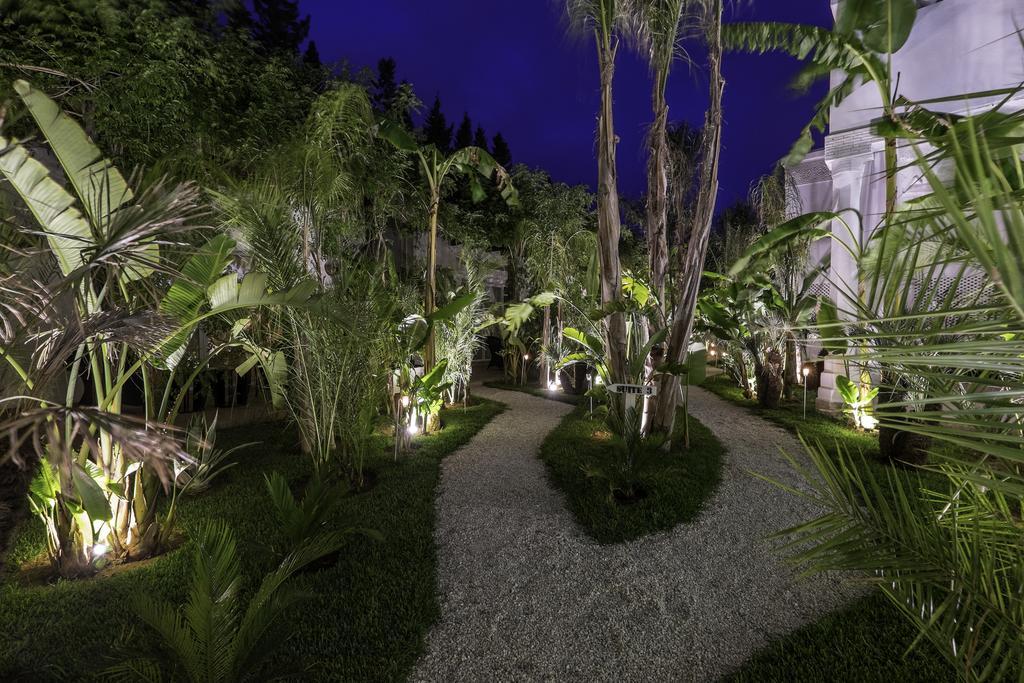 La Maison Blanche Bed & Breakfast