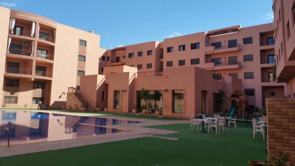 Mouzdalifa In Center Apartamento