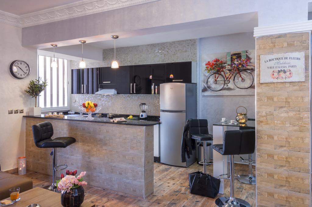 Luxury Services Apartment *