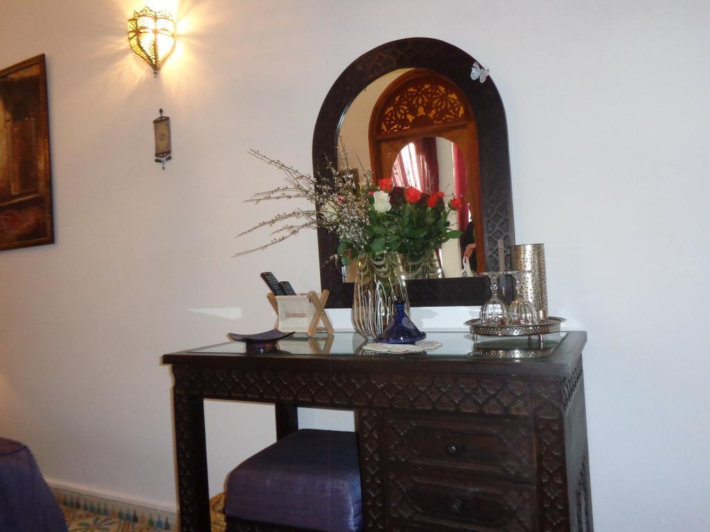 Mouna Riad