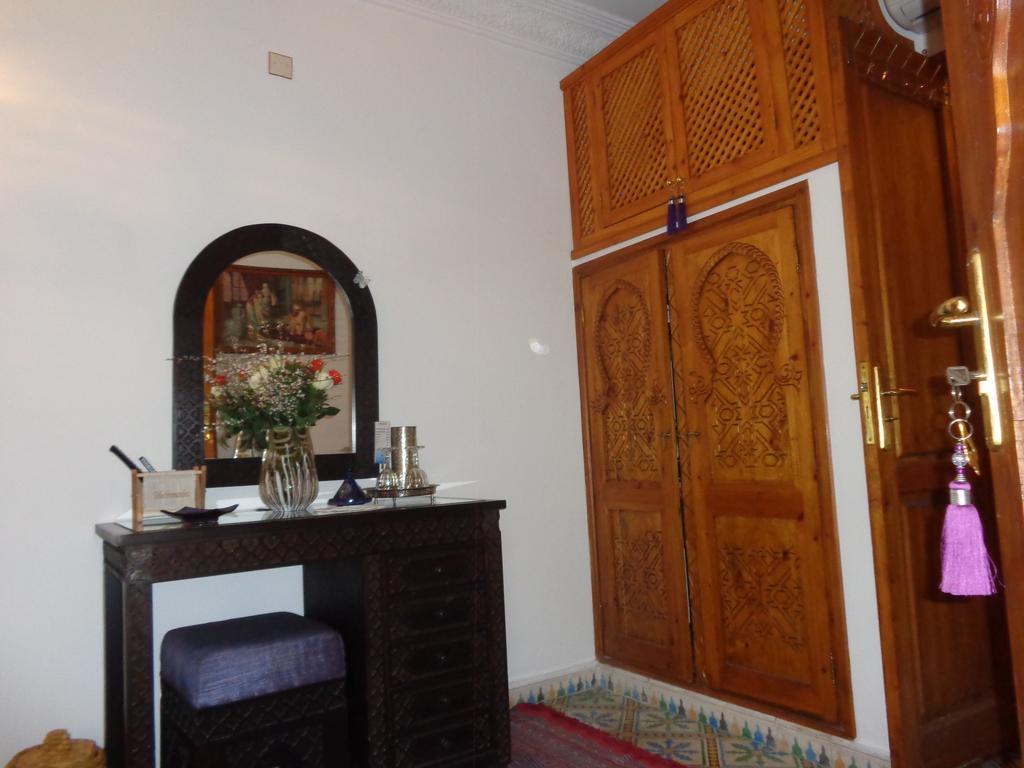 Mouna Riad