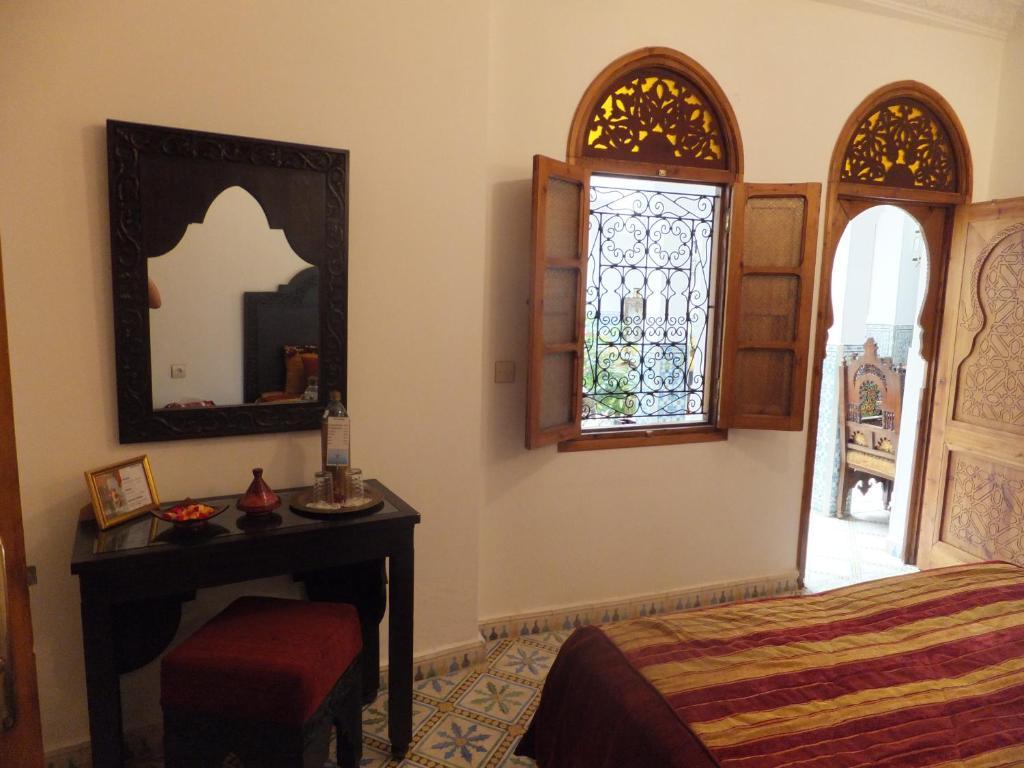 Mouna Riad 3*