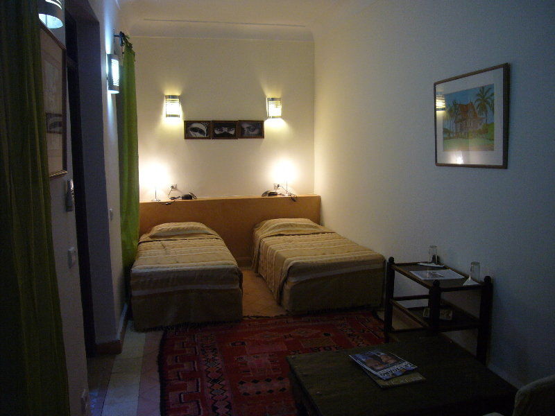 Laila Riad 3*