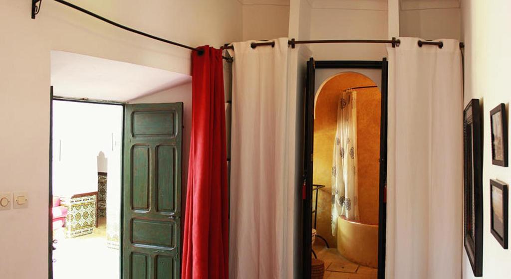 Al Karama Guest house
