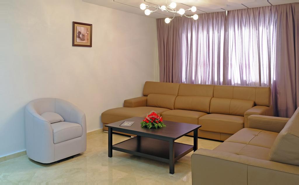 Mouna Aparthotel
