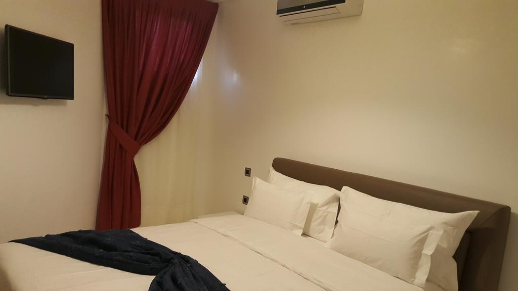 Mouna Aparthotel 3*