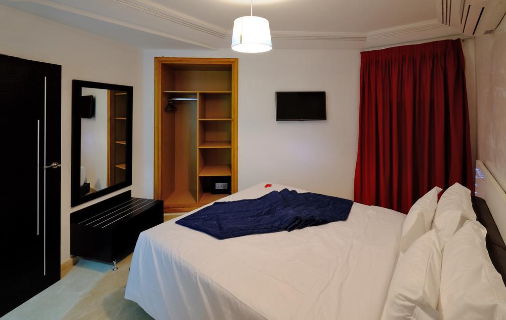 Mouna Aparthotel 3*