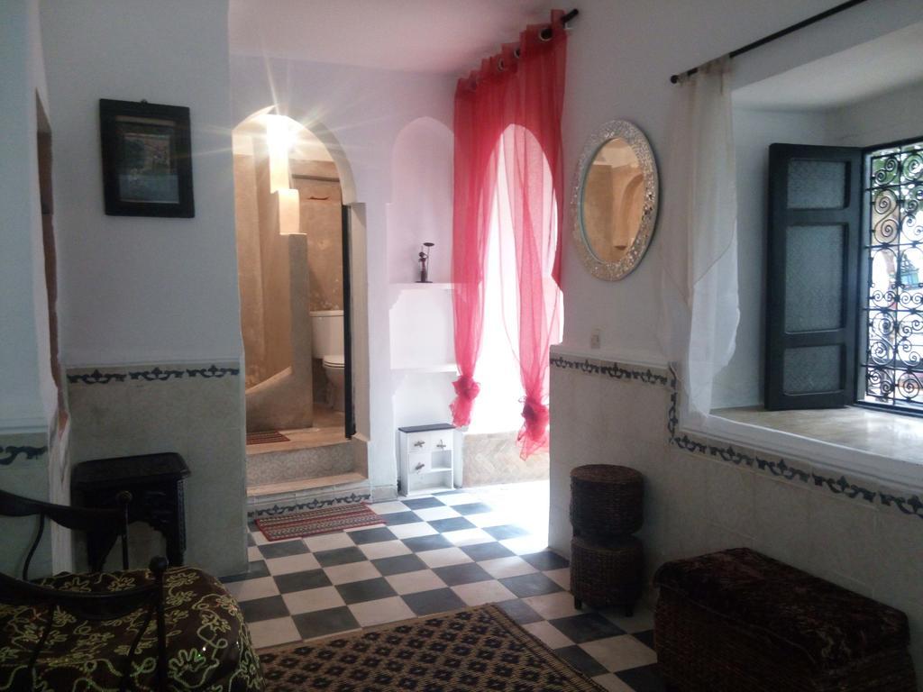 Gaya Riad