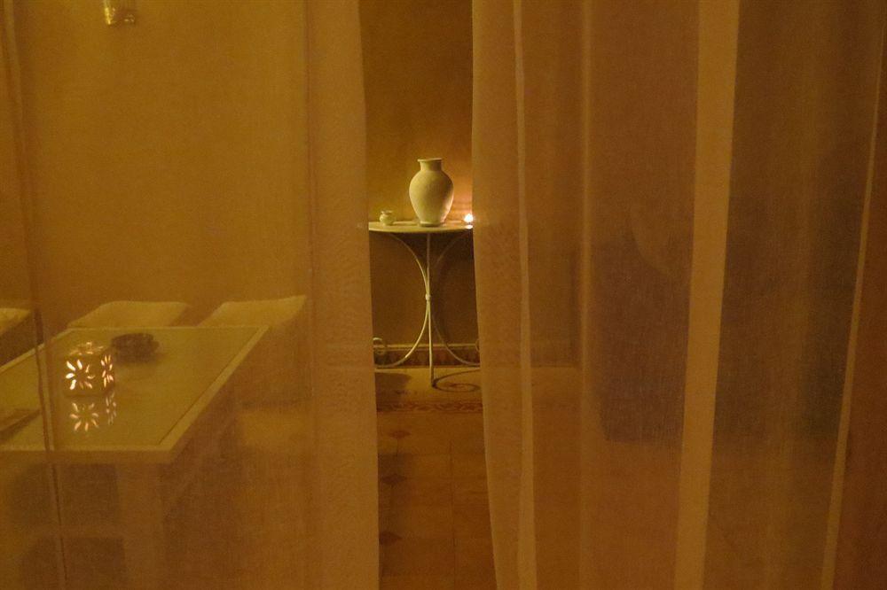 Riad Awinati Location Privatisee ,piscine Chauffee , Beau Rooftop