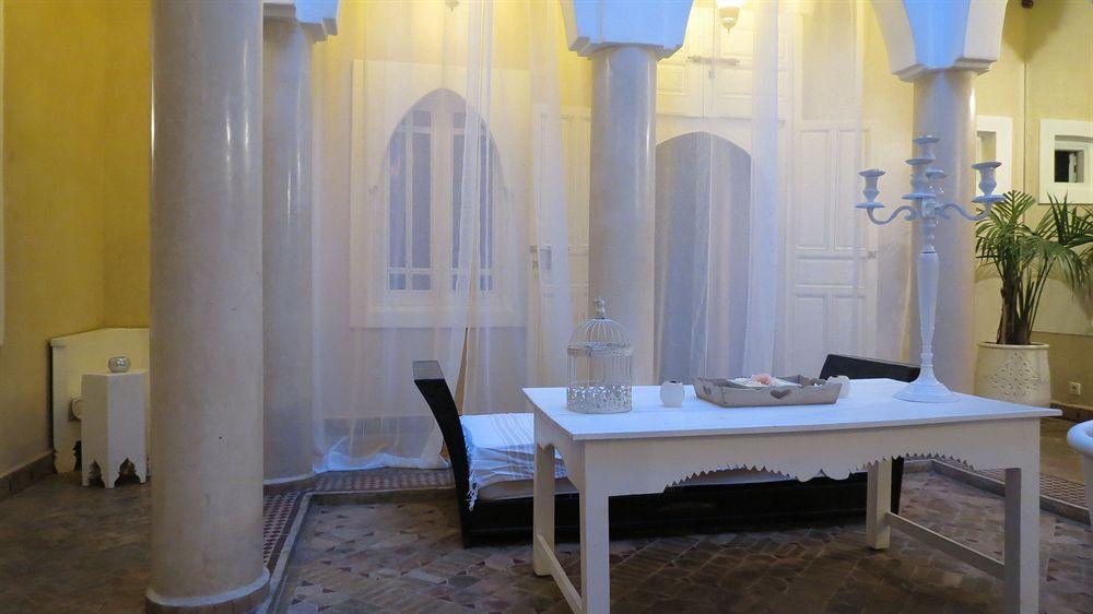 Awinati Location Privatisee ,piscine Chauffee , Beau Rooftop Marrakesh