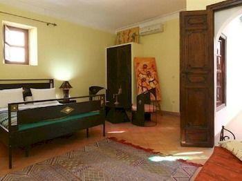 Araba Felice Bed & Breakfast 3*