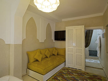 Chantal Hotel