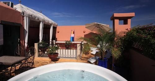 Art De Vivre Hotel