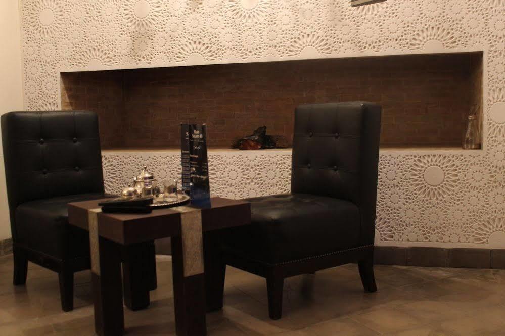 Luxe 40 Hotel