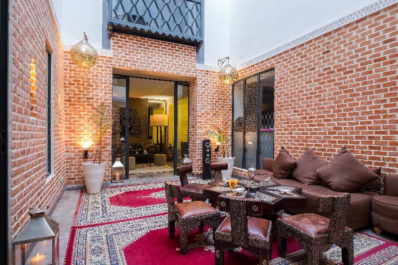 Luxe 40 Hotel