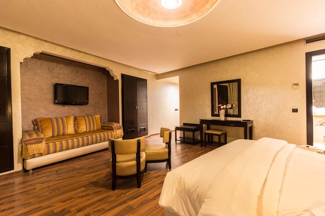 Almas Hotel