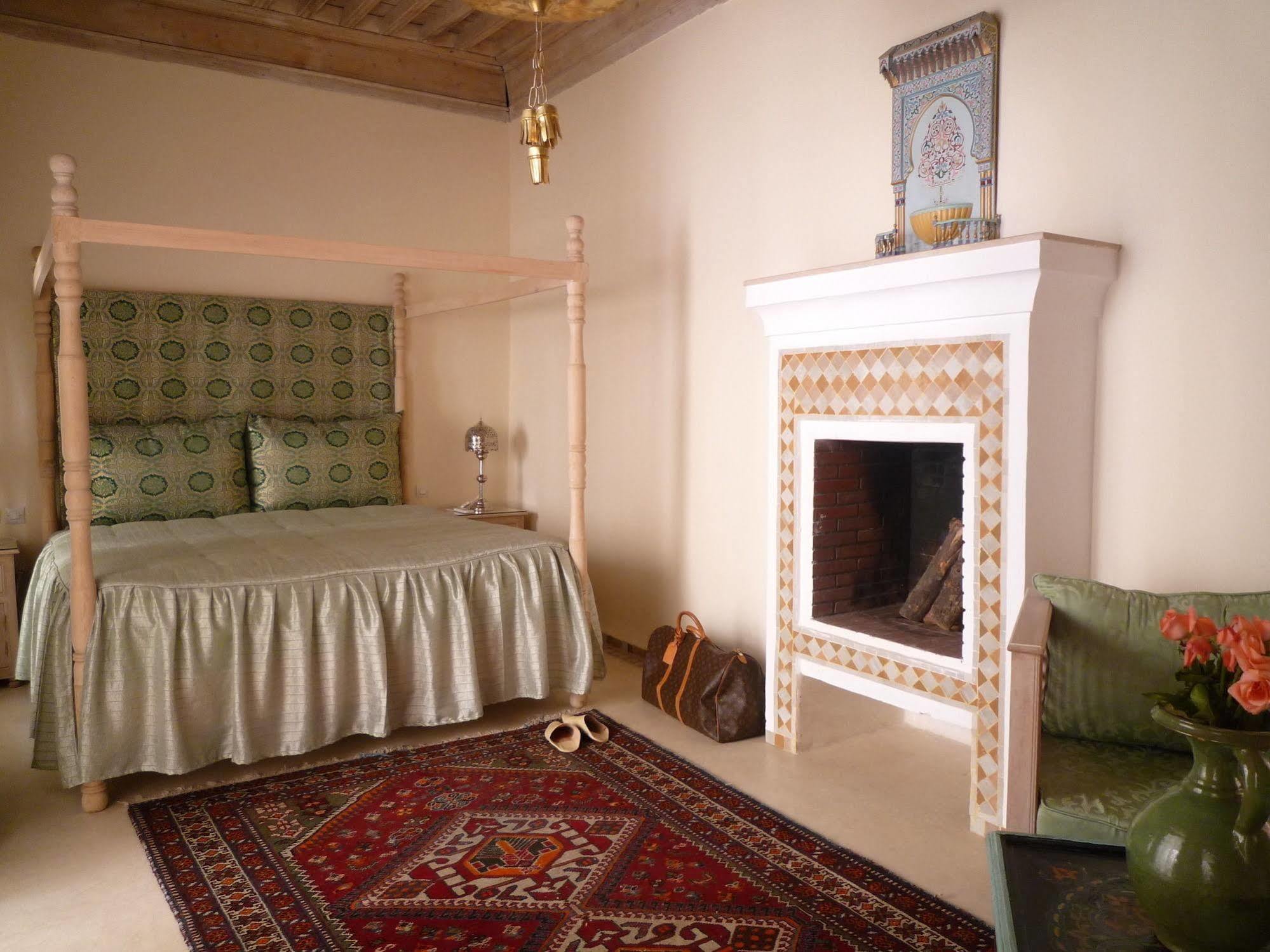 Azoulay Riad