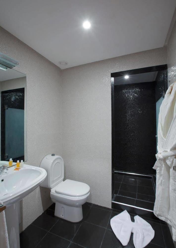 Yaad Hotel 3*