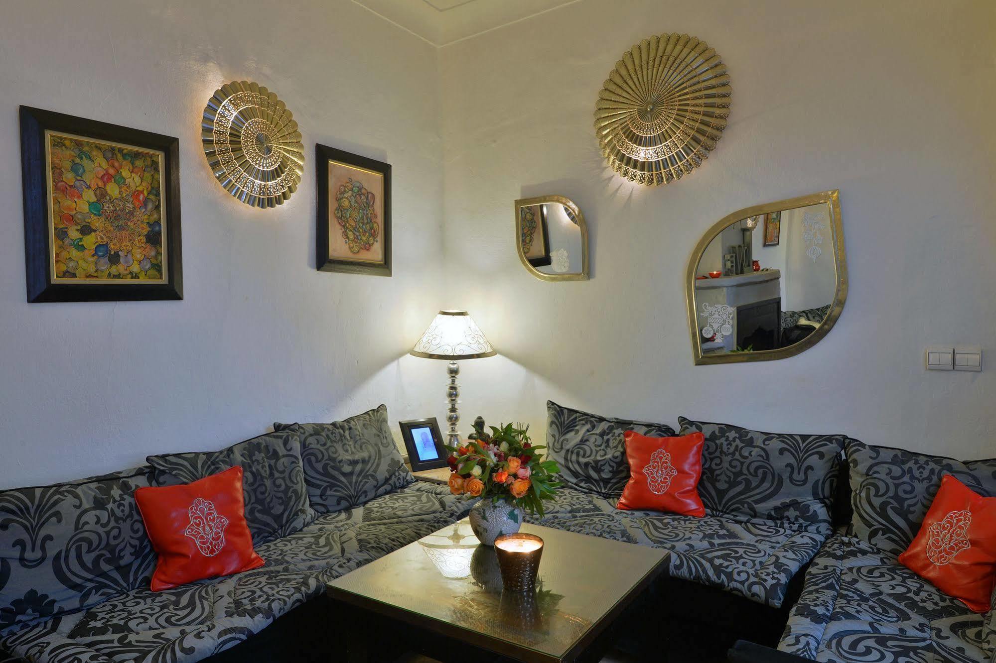 Guest house Dar Khmissa Riad & Spa 3*
