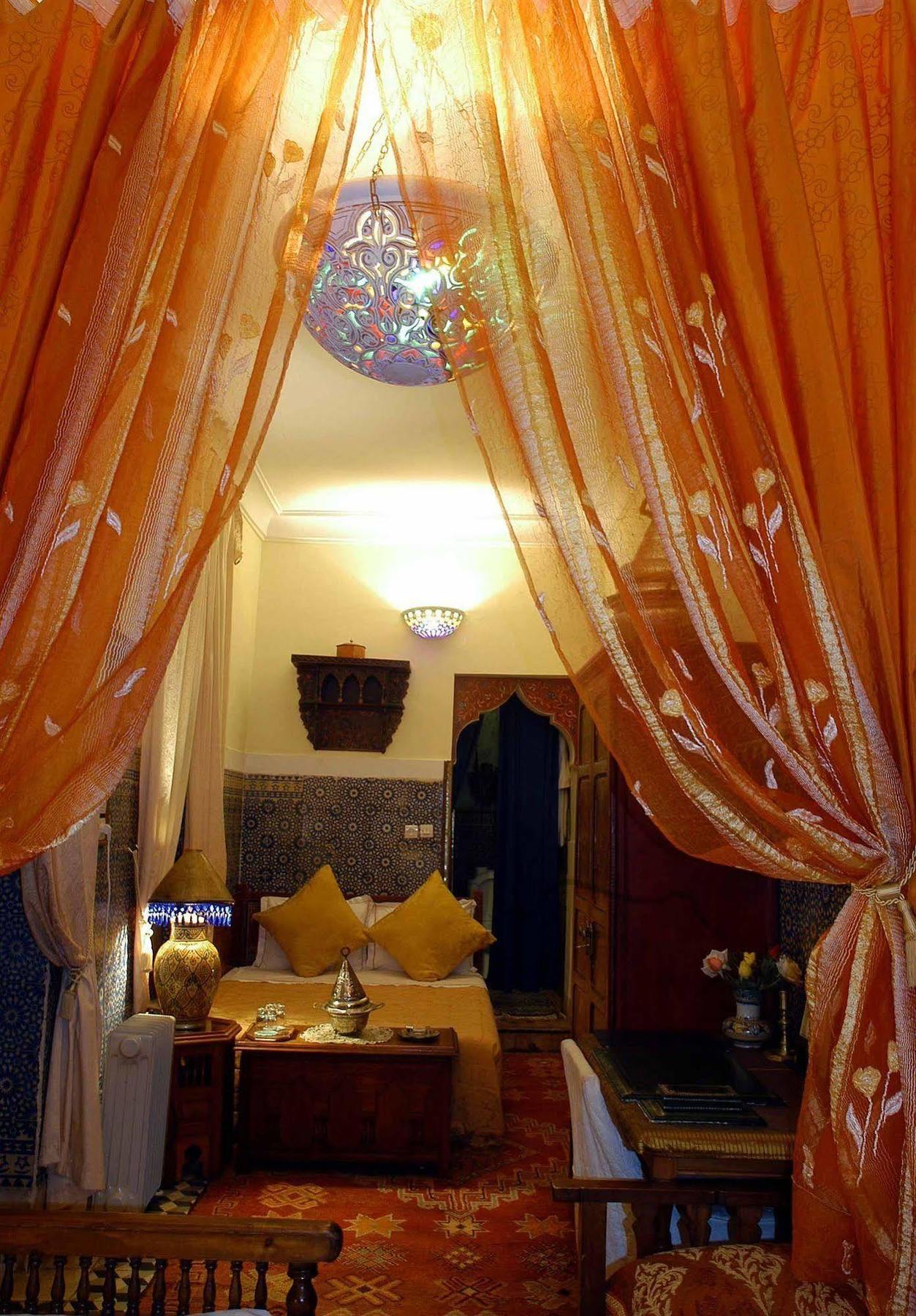 Dalia Riad 3*