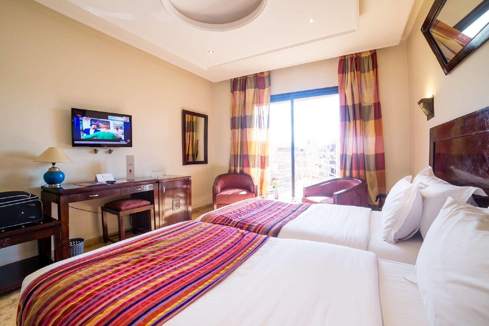 Les Trois Palmiers Hotel