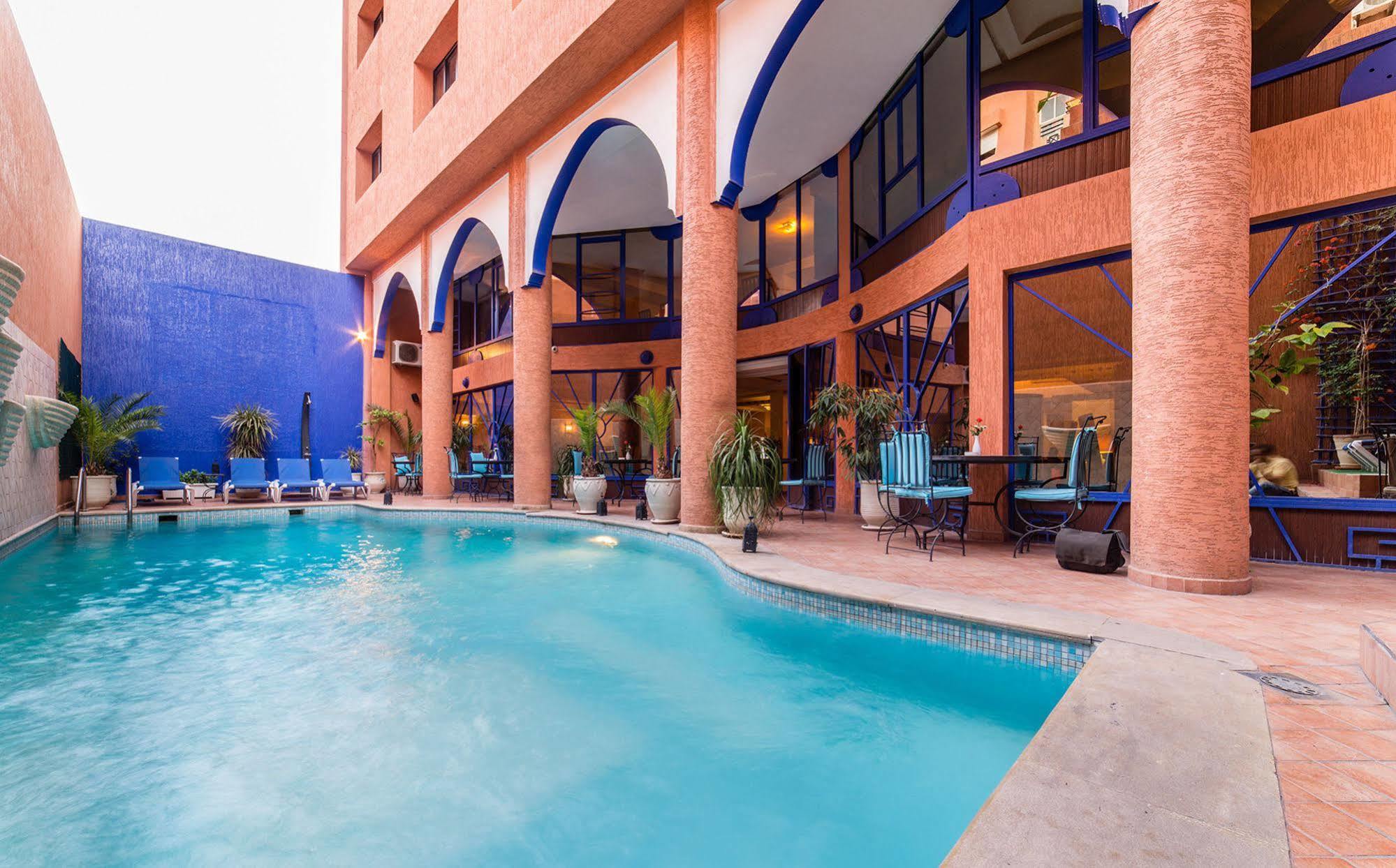 Les Trois Palmiers Hotel