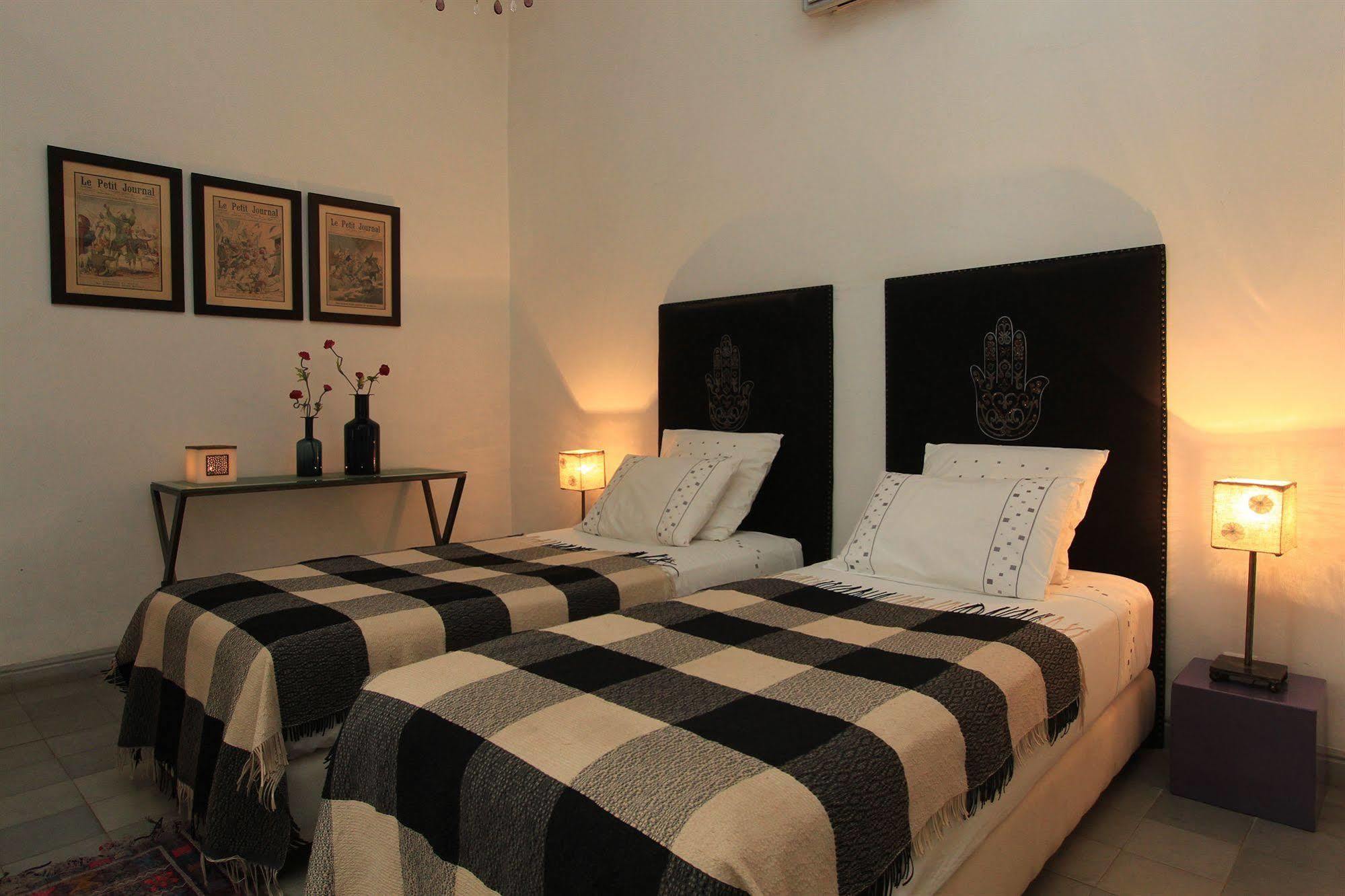 Azcona Riad