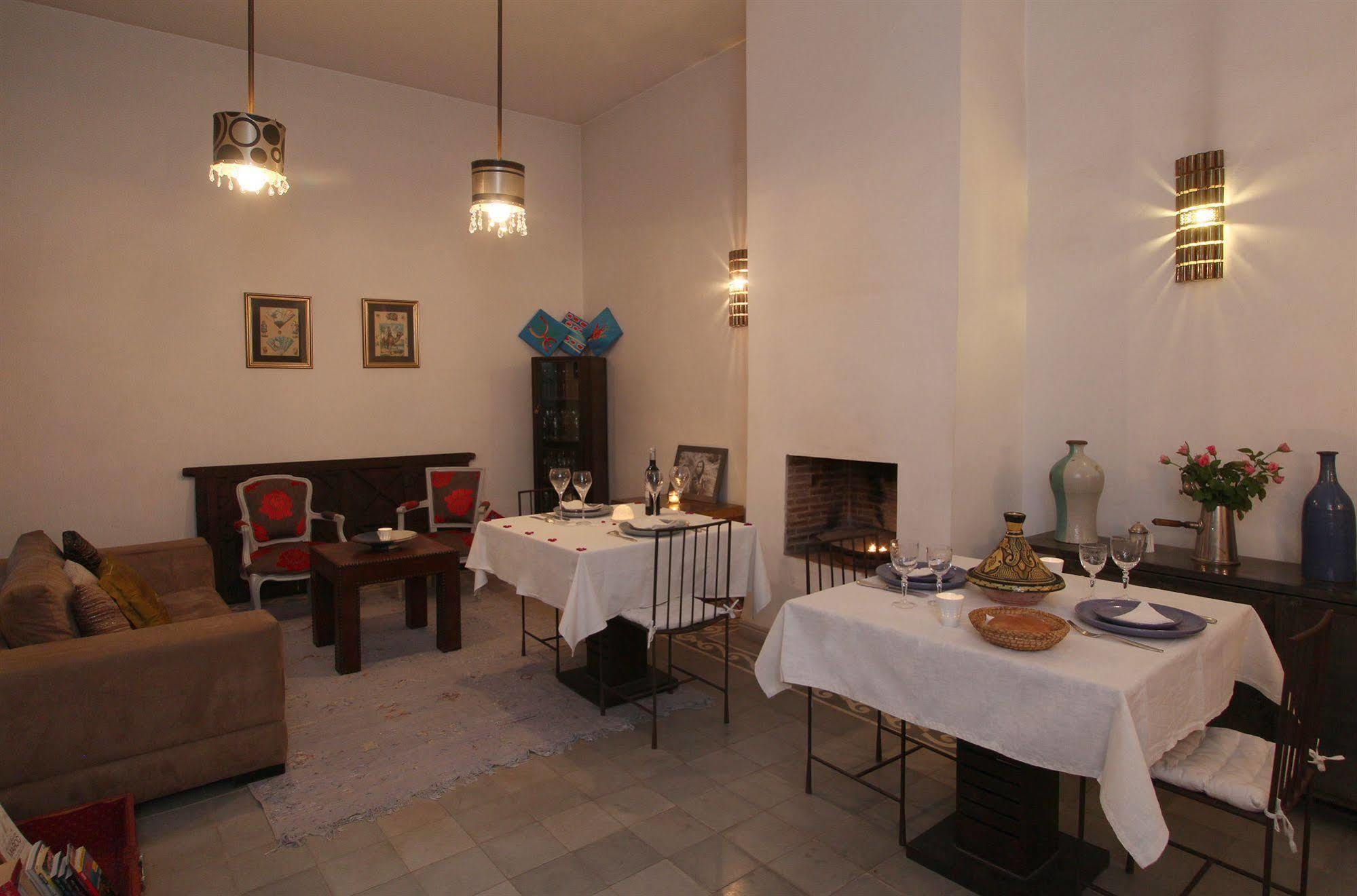 Azcona 3*