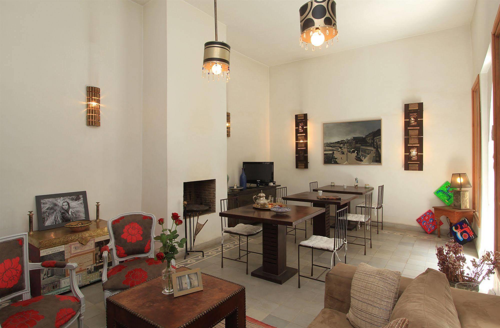 Azcona Riad 3*