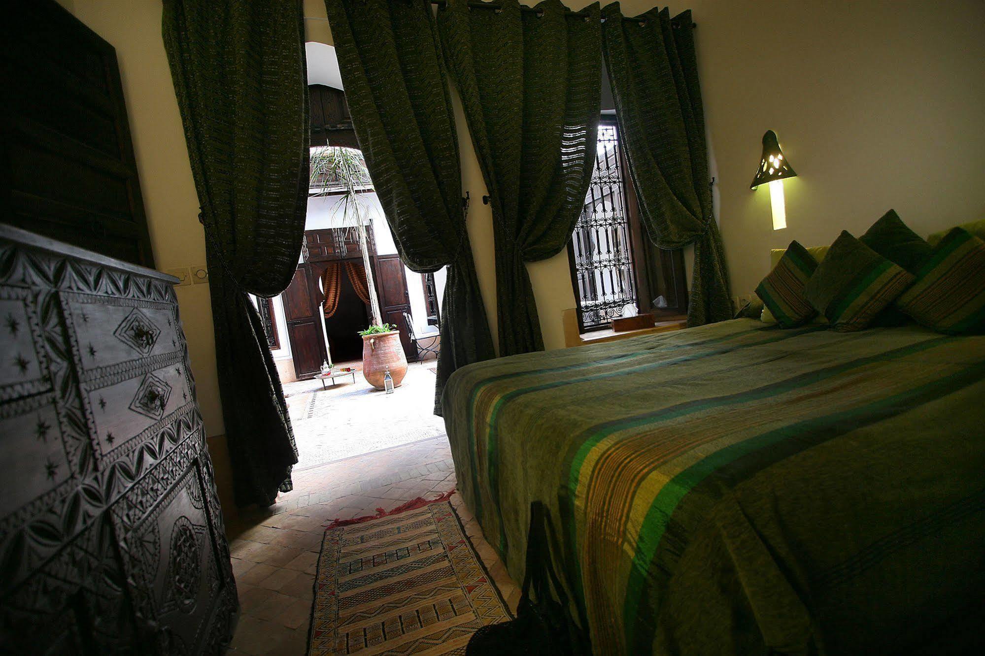 Les 5 Soeurs Riad 3*