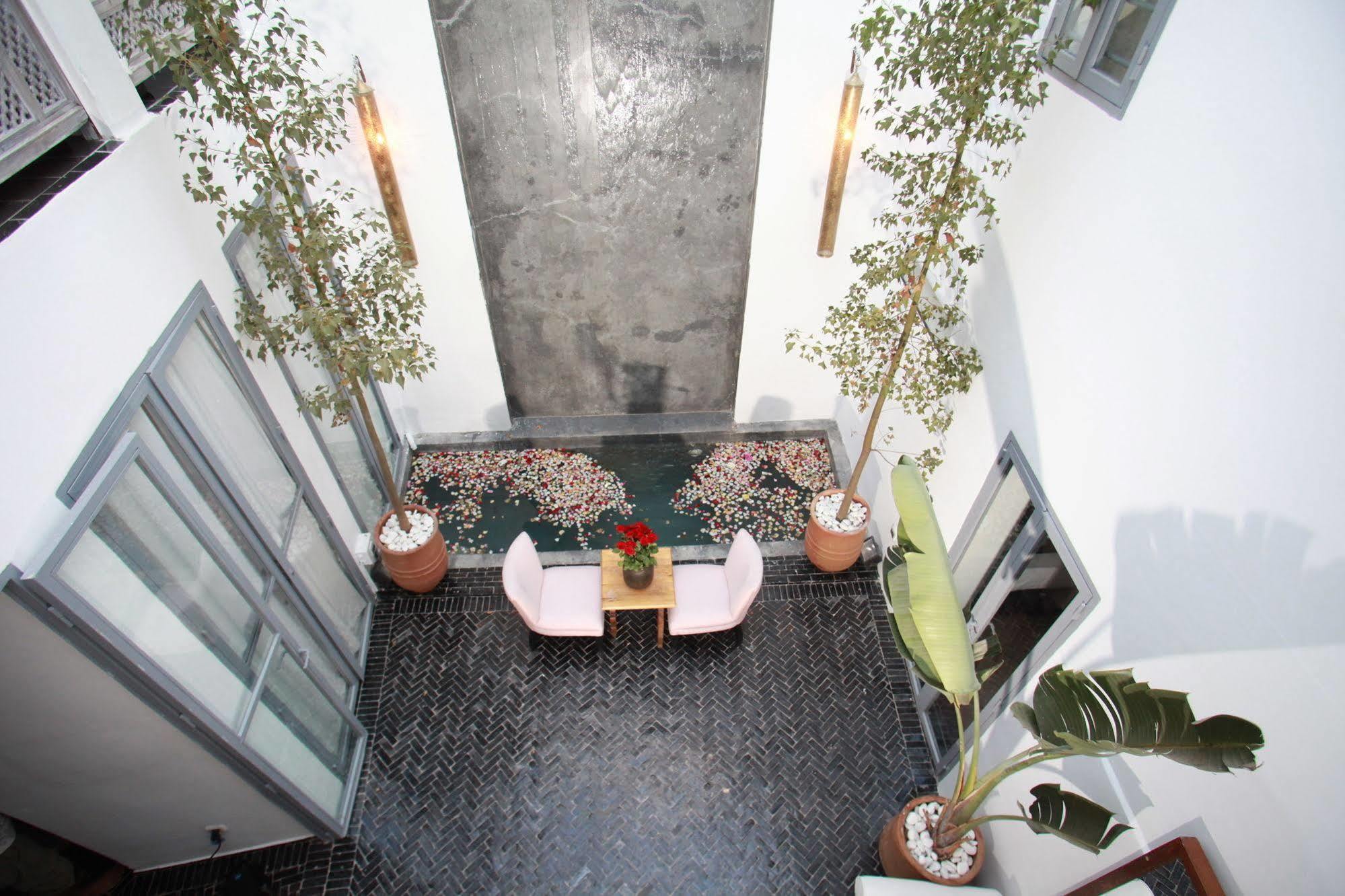 Les Jardins Des Lilas Riad