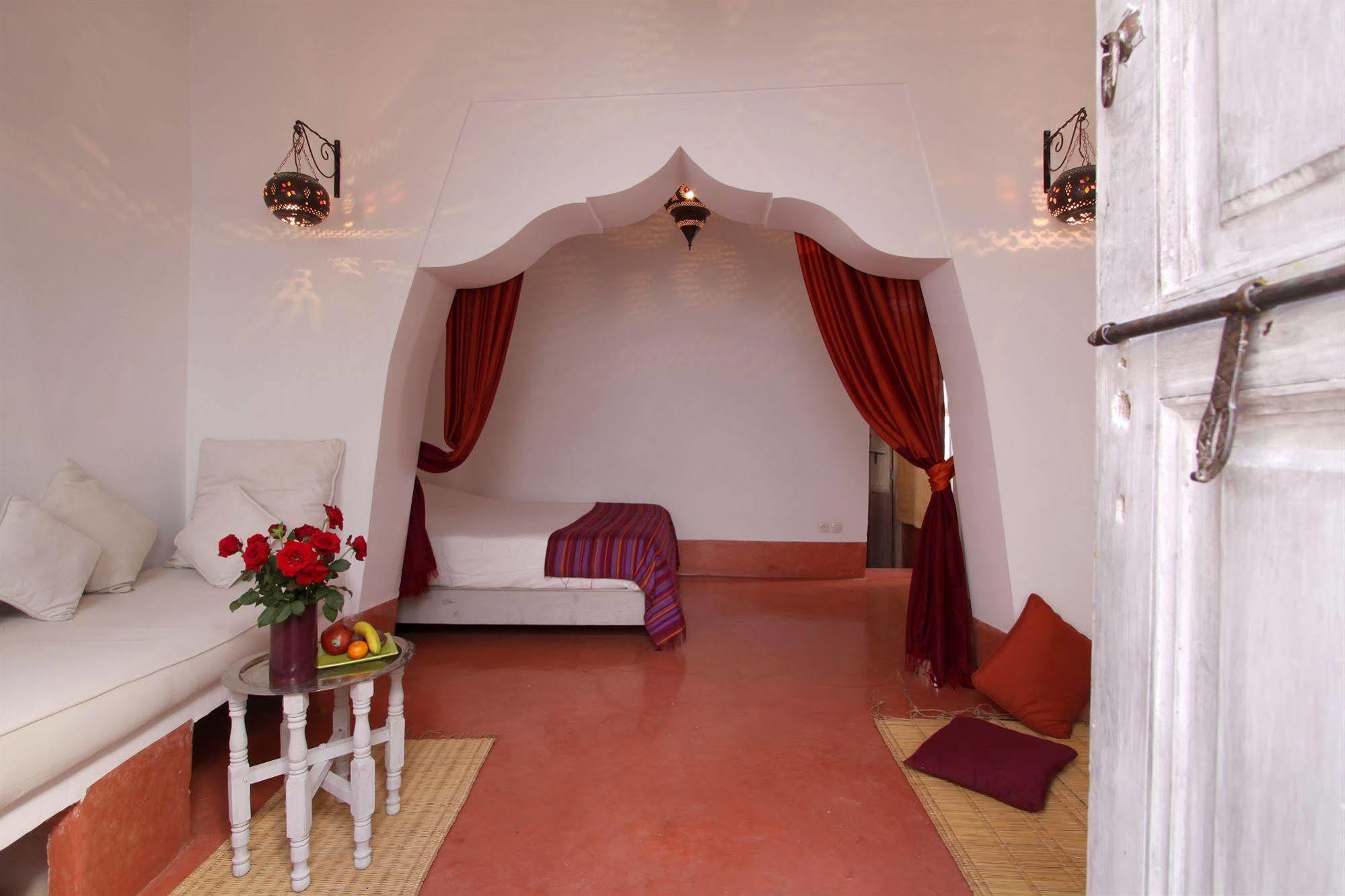 Riad O2