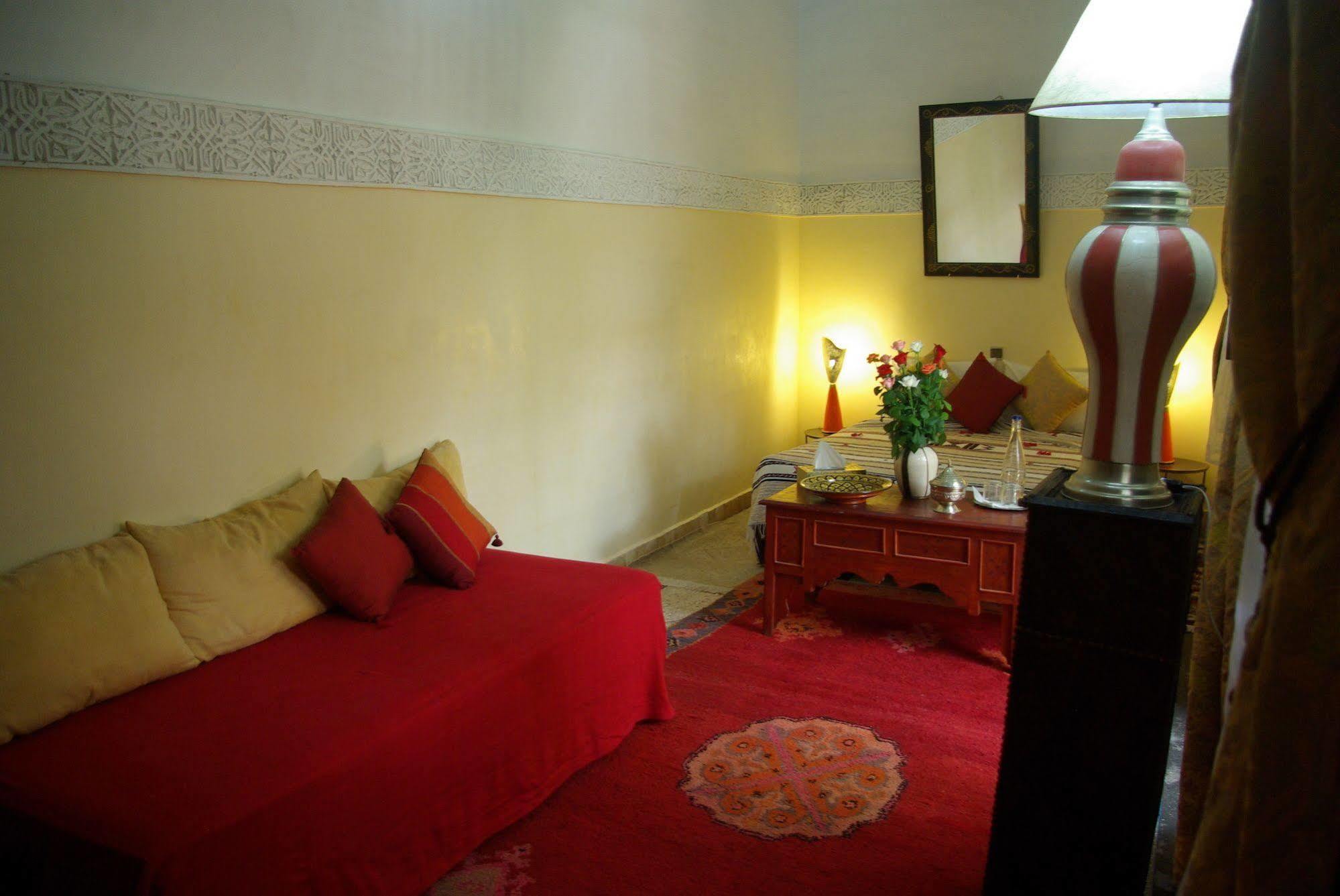 Abaca Badra Hotel 3*