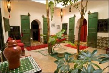Al Karama Guest house 3*