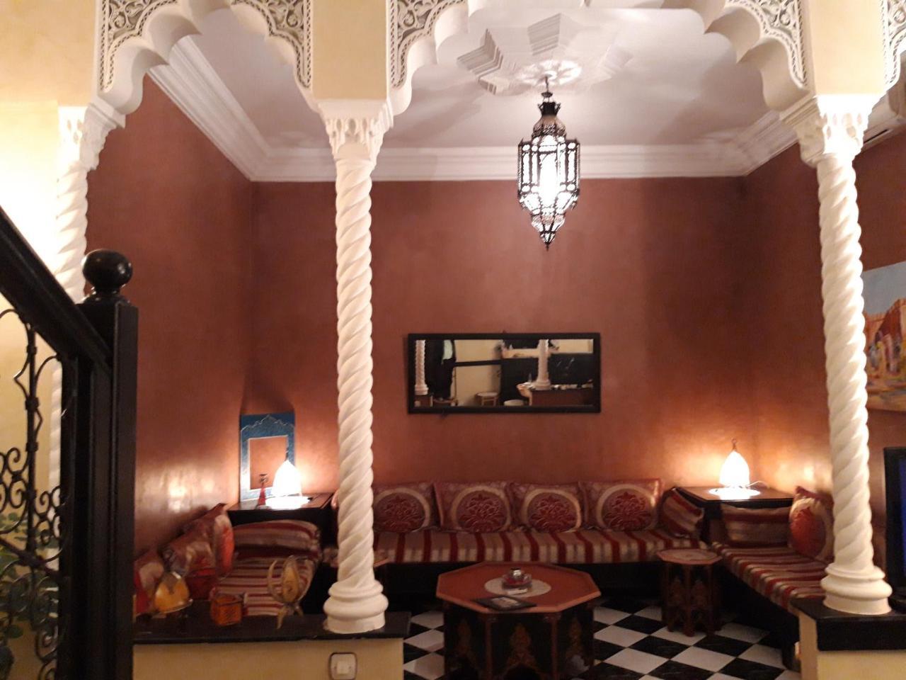 Les Portes De La Medina *