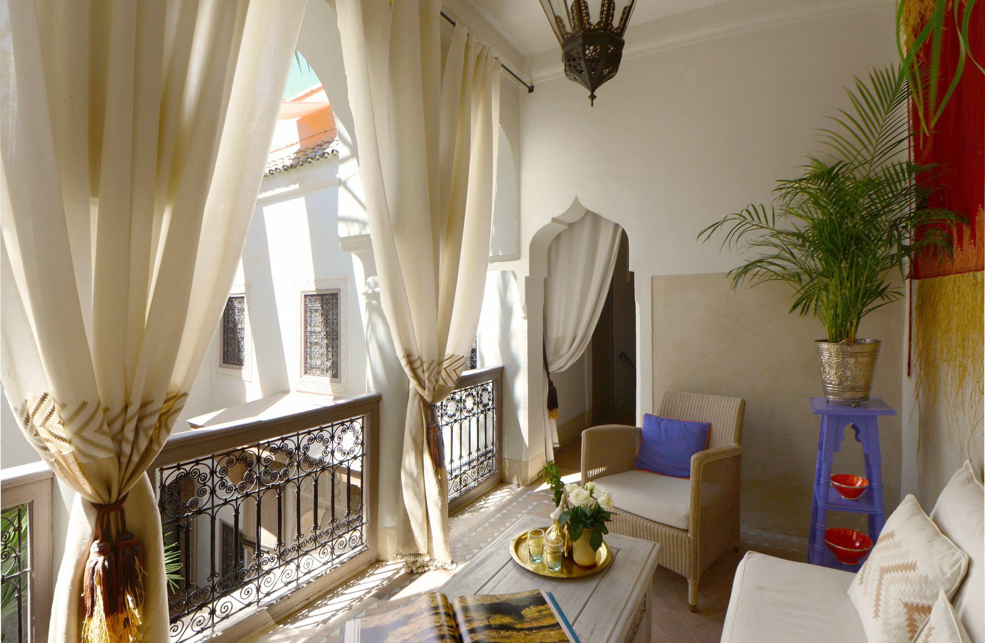 Riad Dar Housnia 4*