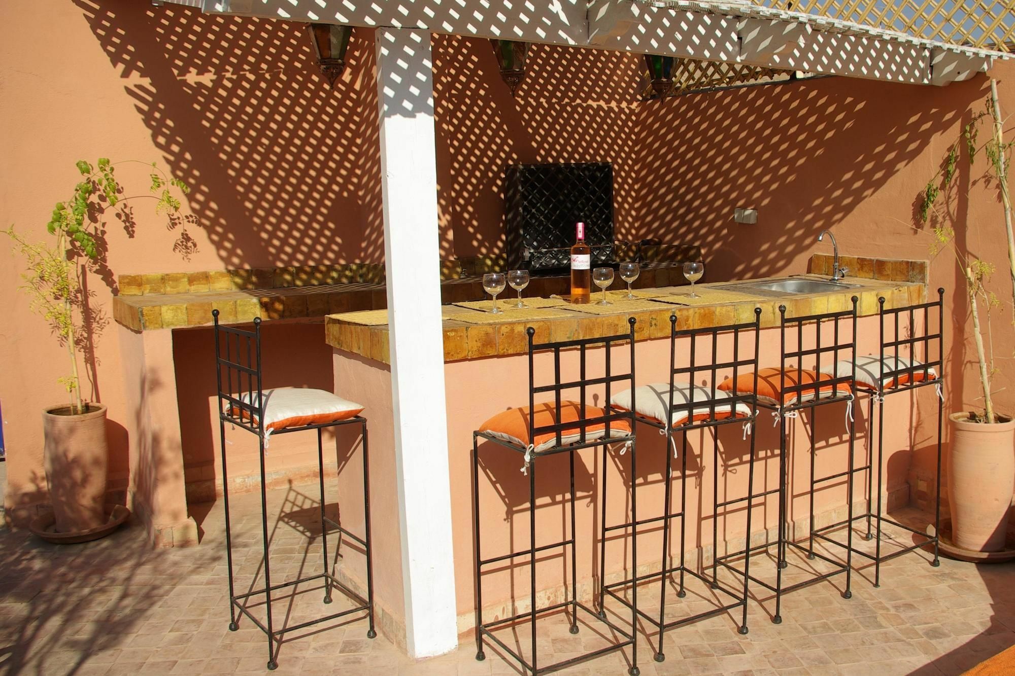 Abaca Badra Hotel