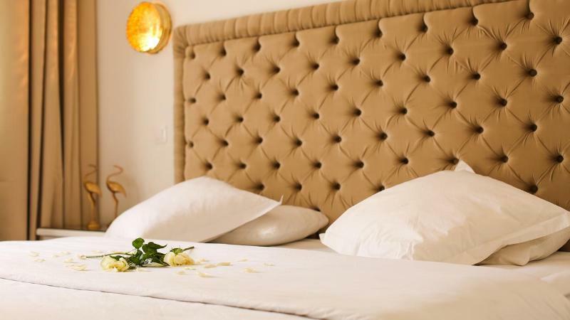 La Maison Blanche Bed & Breakfast 4*