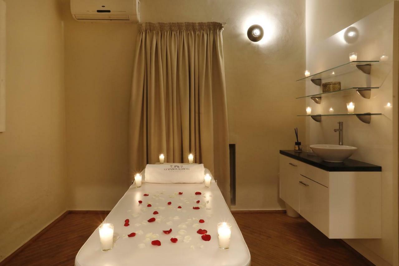 La Maison Blanche Bed & Breakfast