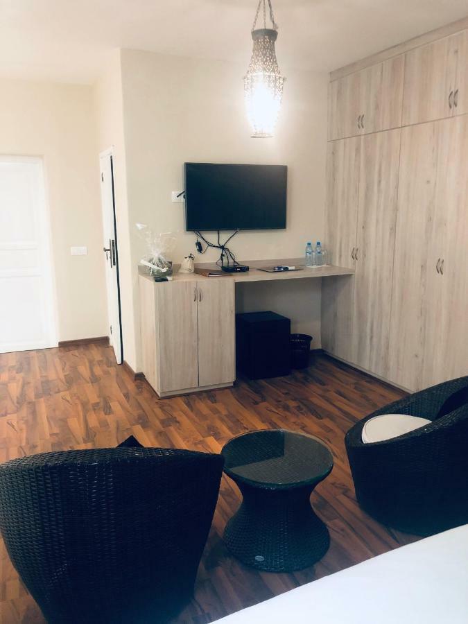 Bed & Breakfast La Maison Blanche 4*