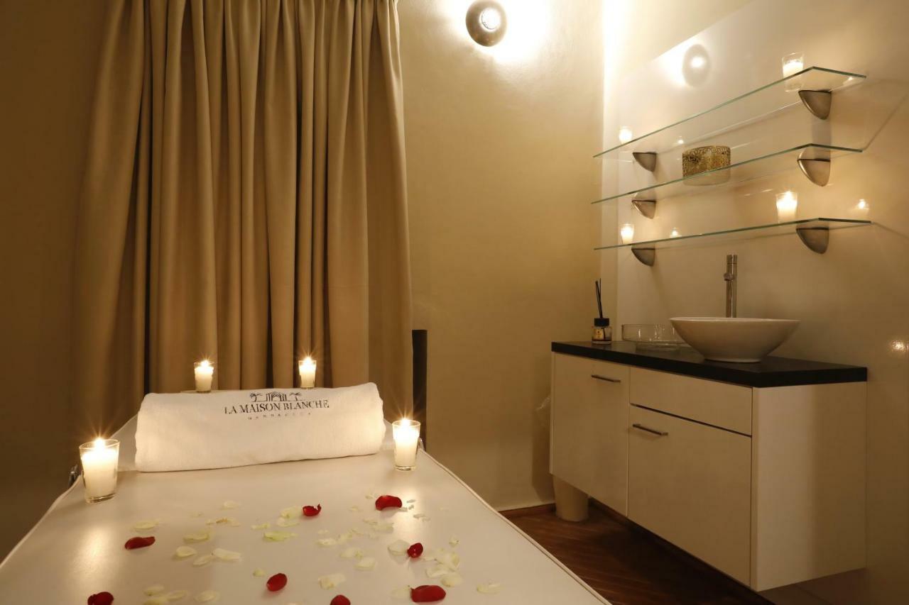 Bed & Breakfast La Maison Blanche 4*