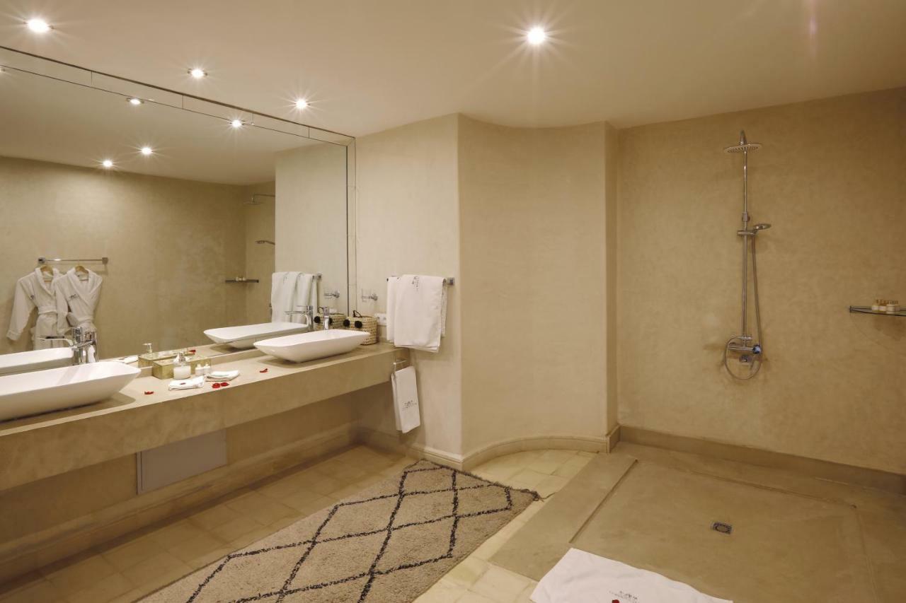 La Maison Blanche Bed & Breakfast 4*