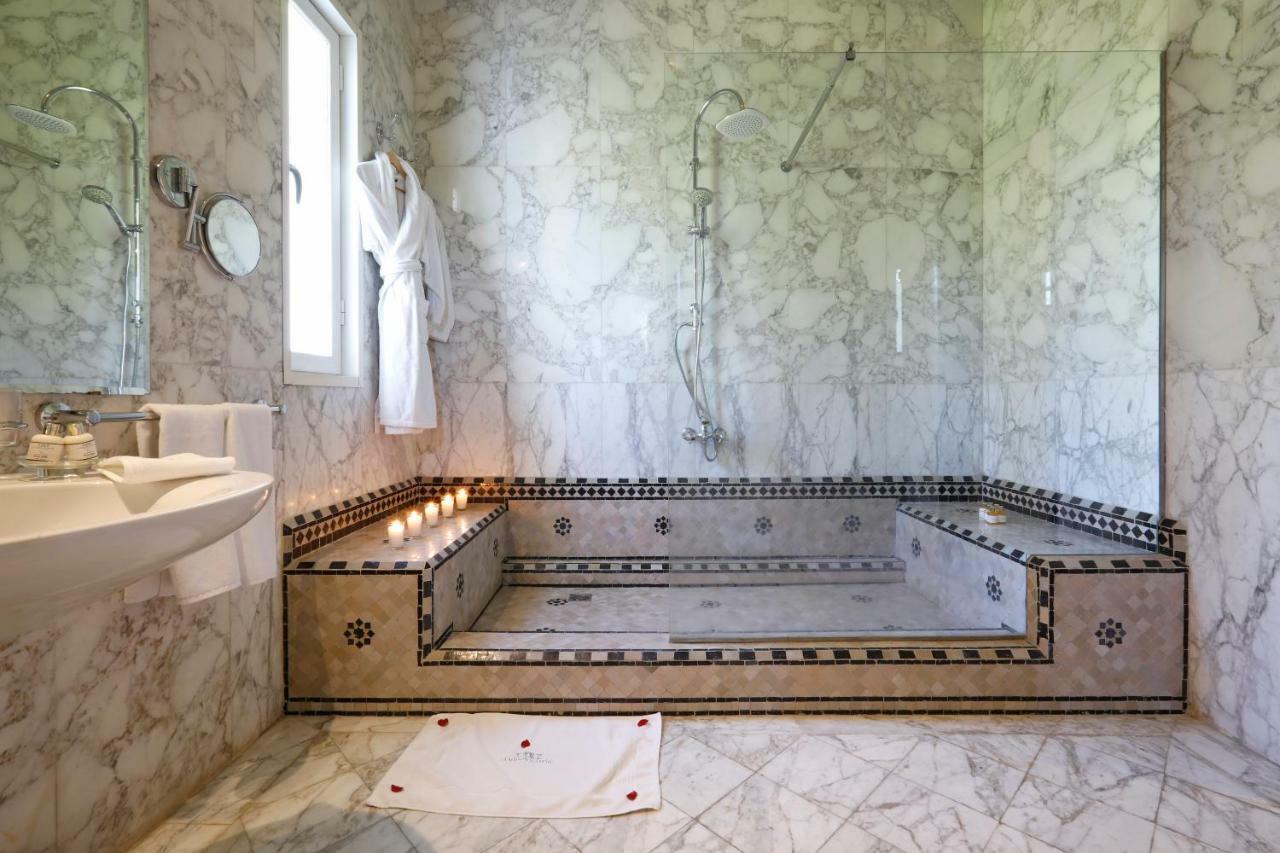La Maison Blanche Bed & Breakfast 4*