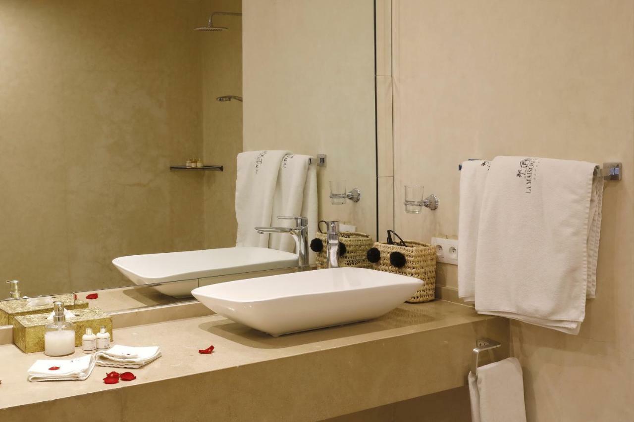 La Maison Blanche Bed & Breakfast 4*