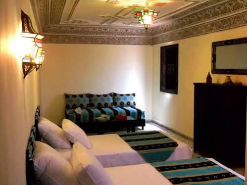 Signature Riad