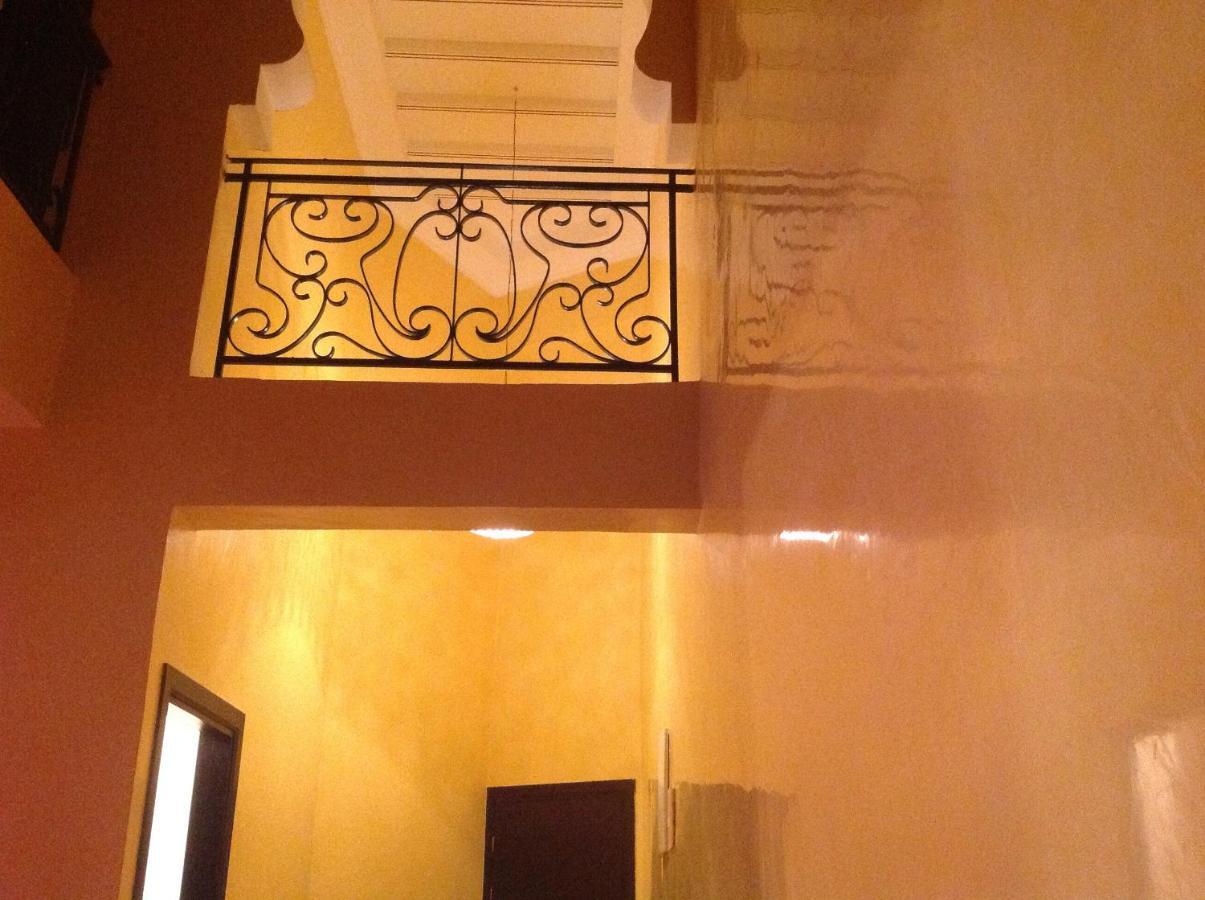 “etoile D'or” Porte De Gueliz 40 000 Marrakech . *