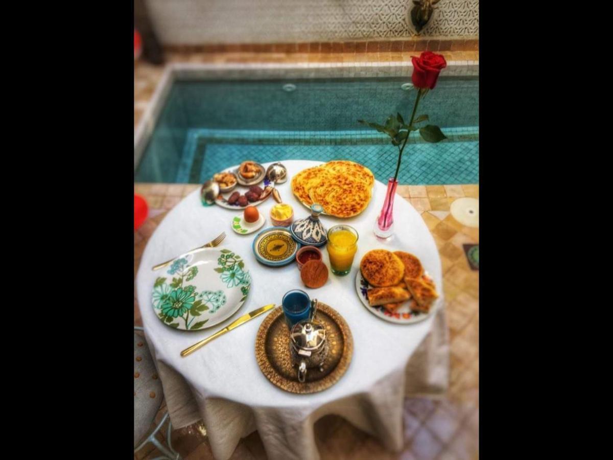 Riad Lumiere